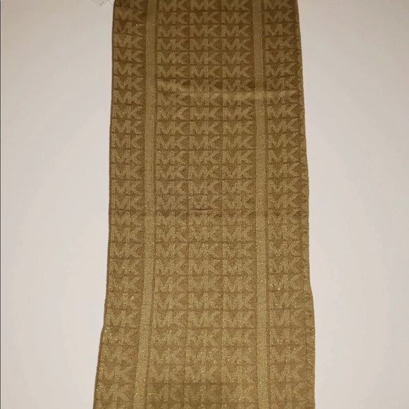 Michael Kors Logo Scarf - Picture 5 of 5